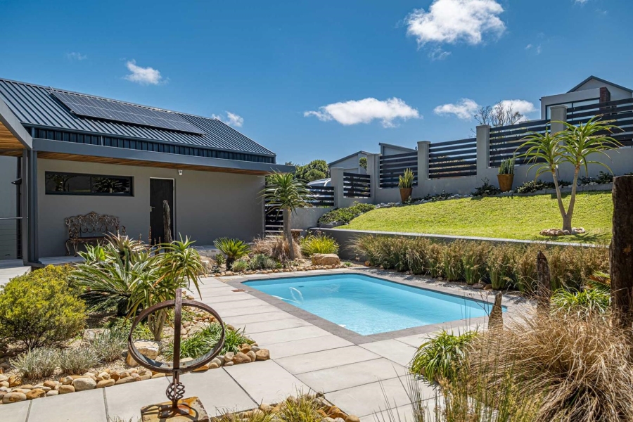 4 Bedroom Property for Sale in Kragga Kamma Eastern Cape